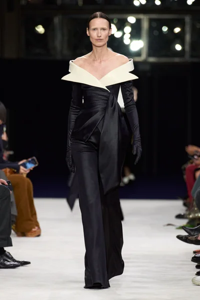 Look 8